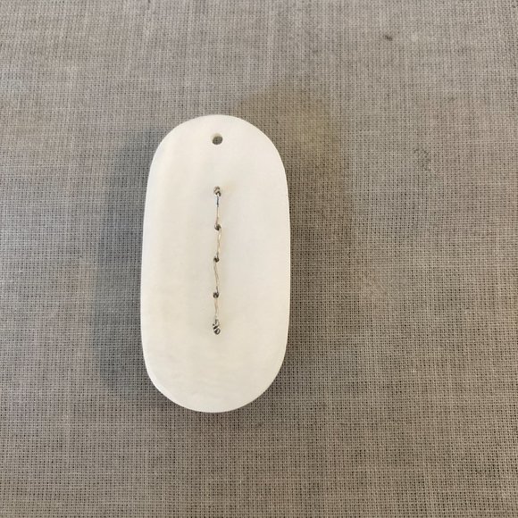 ❤️3/$12 Shell and Bead Button/Pendant from Mood Fabrics - Picture 4 of 4